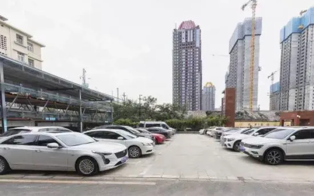 Le Loan Hotel (Zhengzhou Railway Station)