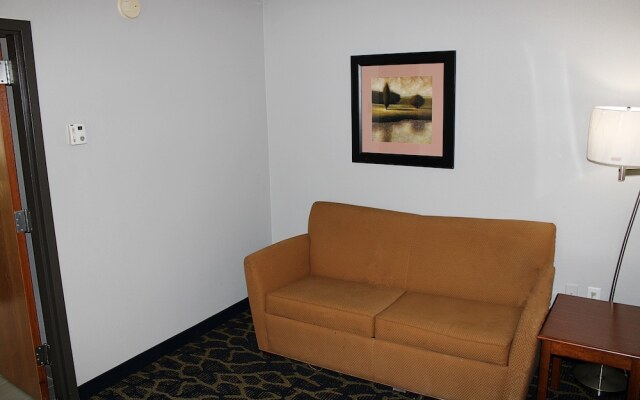 Greenlight Inn & Suites