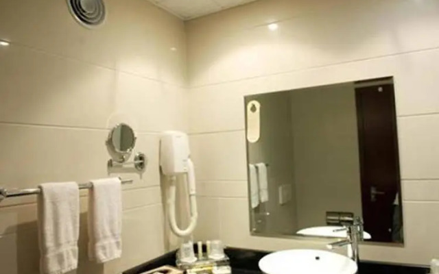 Golden Tulip Hotel  Kumasi City