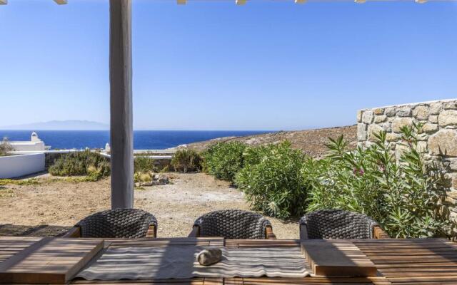 Mesmerising Sea View Lia Residence