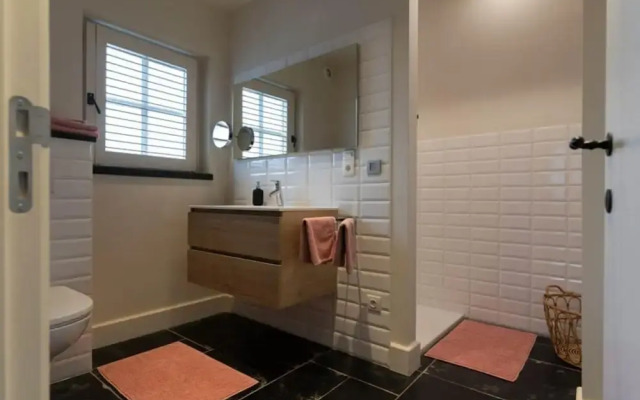 Beautiful Holiday Home in Vlaanderen With Shared Pool