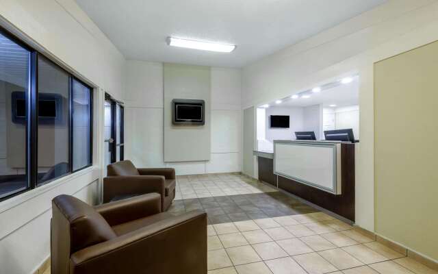 Travelodge by Wyndham Essington / Philadelphia Airport