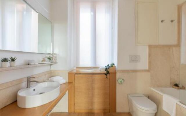 Iflat Navona White And Stylish Apartment