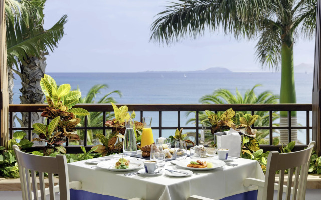 Princesa Yaiza Suite Hotel Resort