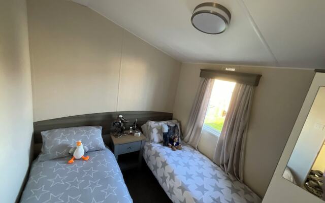 Seaview Caravan 2 Bedroom Sleeps 6 -wifi -smart Tv