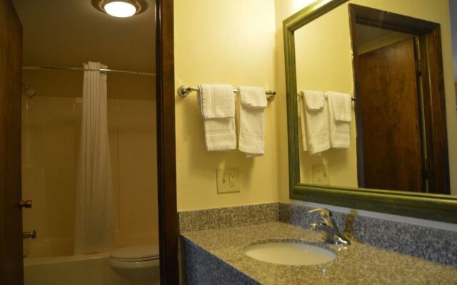 Scottish Inns & Suites Eau Claire