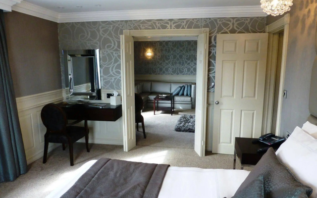 The Cliff Hotel