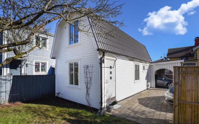 Awesome Home in Alingsås With 1 Bedrooms and Wifi
