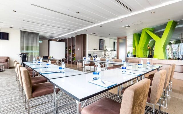 Hilton Garden Inn Bangkok Silom