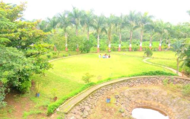 Giriraj Farm Hill Resort