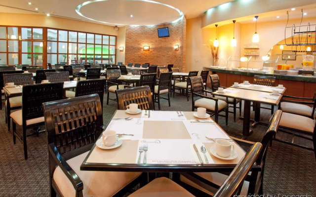 Holiday Inn Convention Center by IHG