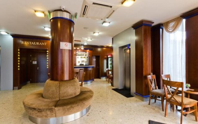 Nadejda Hotel