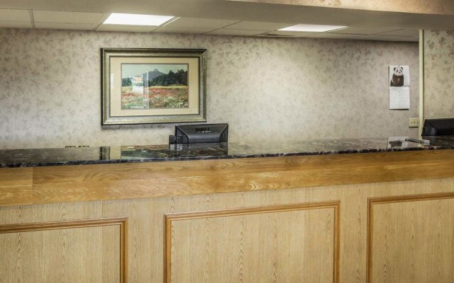 Econo Lodge Pilot Mountain