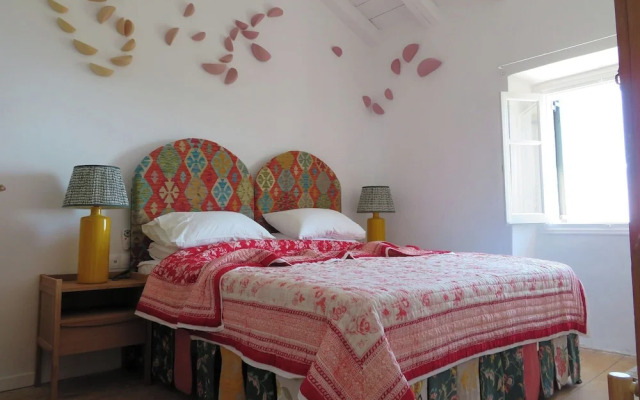 Sarakinatika House