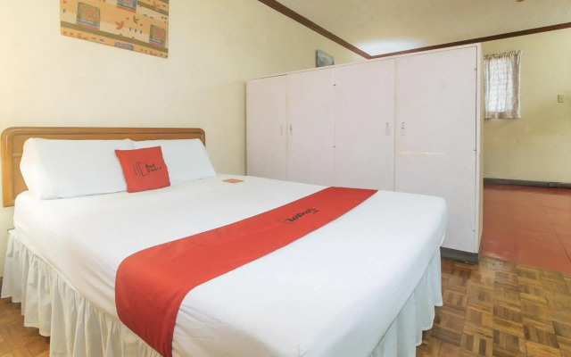 Broadway Court Apartelle