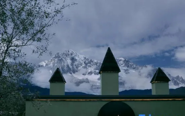 Linqi Guyin Lijiang | Golden Snow Mountain Sunshine · Sky Garden  Homestay – Exterior – Lijiang