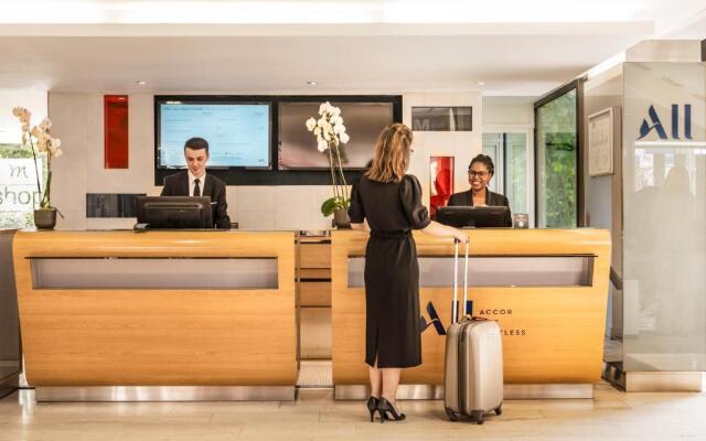 Отель Mercure Paris Centre Tour Eiffel 