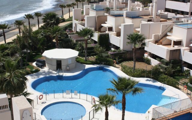 Frontline Penthouse With Private Pool