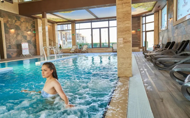 Boutique Complex Trakiets