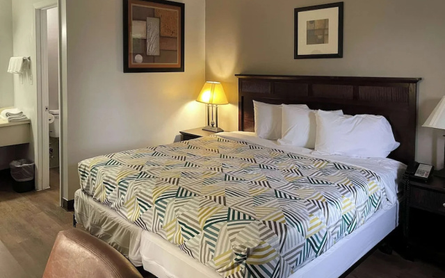 Rodeway Inn Wytheville near I-77 and I-81