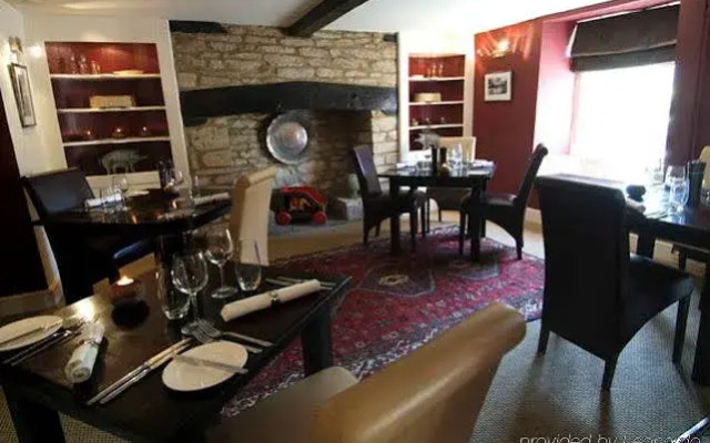 New Inn Hotel at Coln