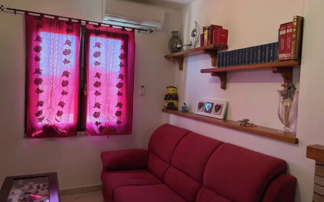 Villa-sleeps4-parking-garden-barbecue