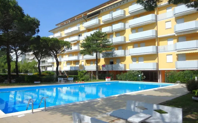 Nice Apartment With Shared Pool