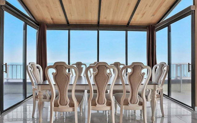 Sands Beach Club Ph1114