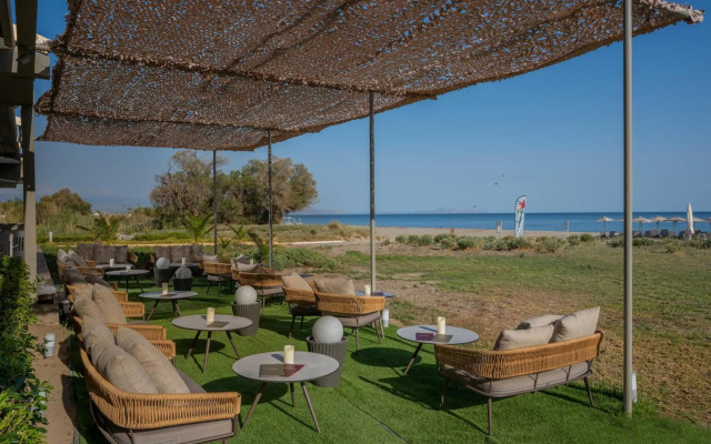 Marinos Beach Hotel