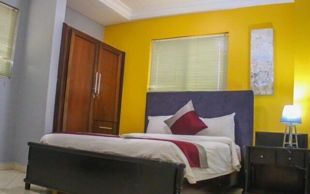 Earl Heights Suites Hotel