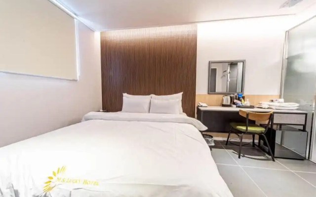 M&Lucky Hotel