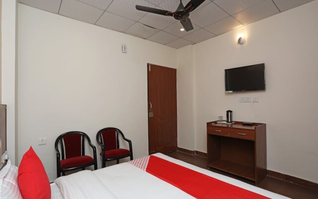OYO 33014 Bhagwati Palace Guest House
