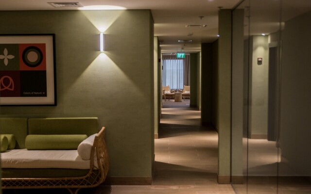 Almond hotel