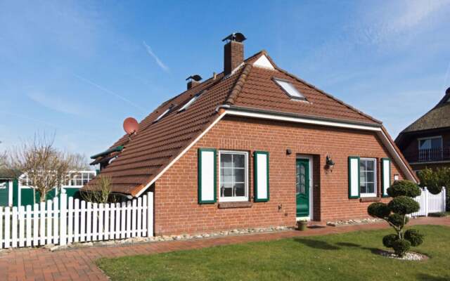 Snug Apartment in Hage