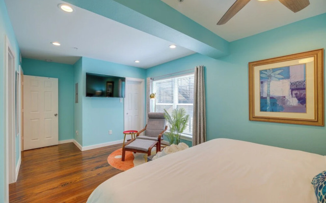 Central Houston Apartment w/ Furnished Patio!