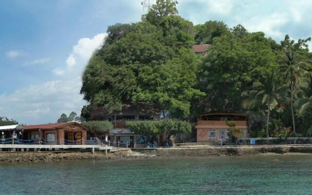 El Galleon Dive Resort with Asia Divers