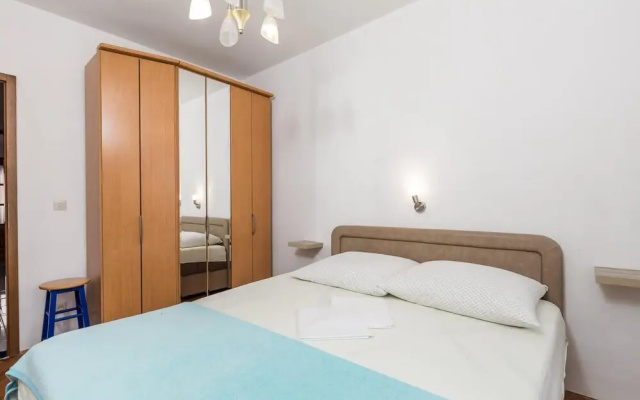 Stunning Home in Sv Juraj With Wifi and 2 Bedrooms