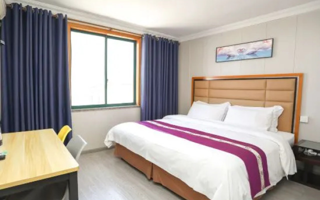 Zhilan Light Luxury Hotel