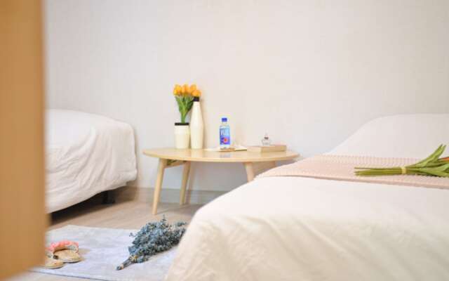 Season Helloworld House - Hostel