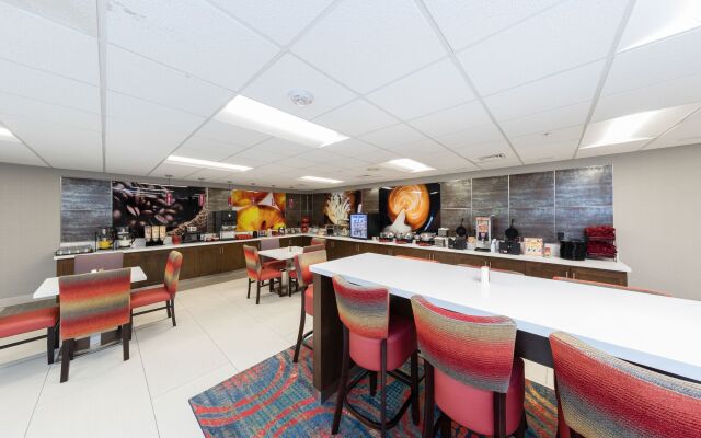 Holiday Inn Milwaukee Brookfield by IHG