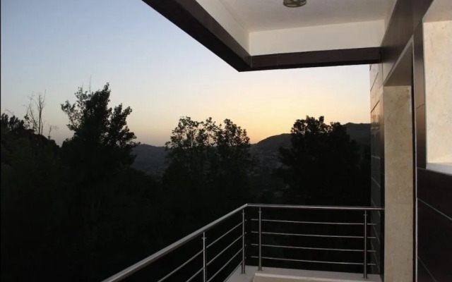 Austria Luxury Apartments, Faraya