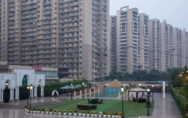The Gaurs Sarovar Premiere