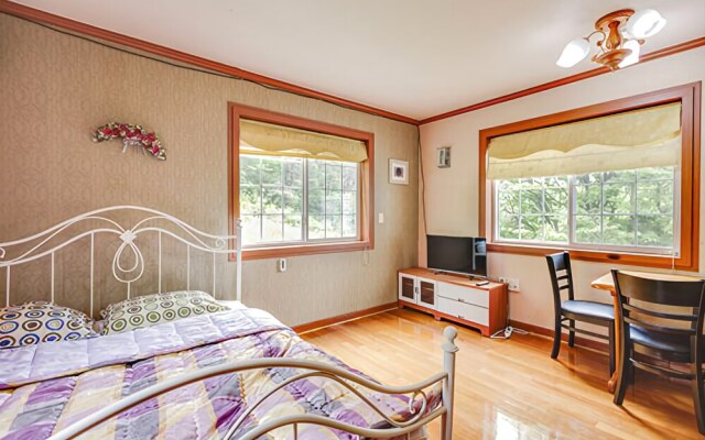 Yangpyeong Let's Go Valley Pension
