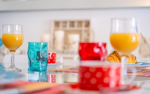 Luxurious Seaview Apartment with pool 5min Beach