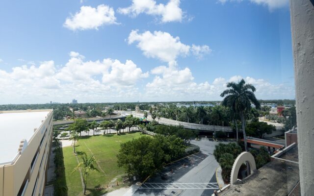 718 City View Hollywood Beach