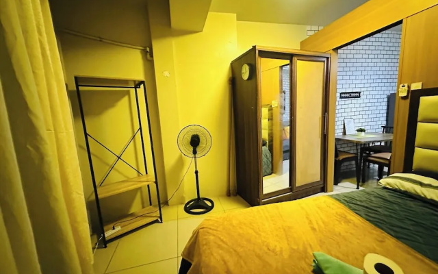 Simple Pasay Getaway - Entire Apartment for Rent