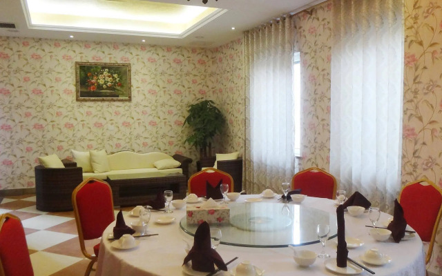 Starway Premier Qingdao Exhibition Center Hotel