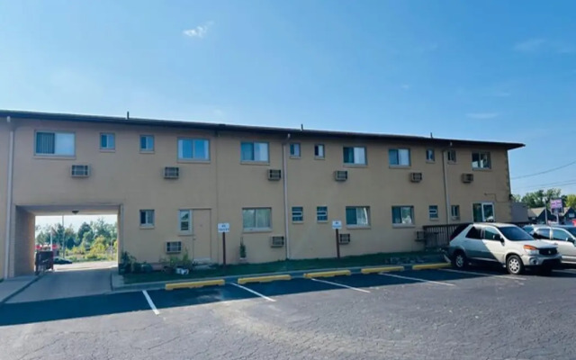 Capital O Swan Inn Comstock Park