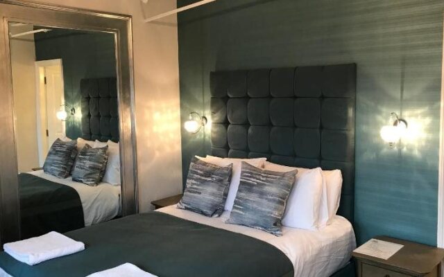 StLawrence Hotel
