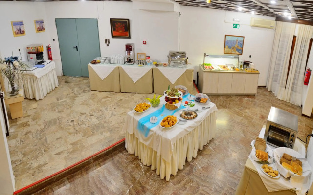 Elena Beach Hotel